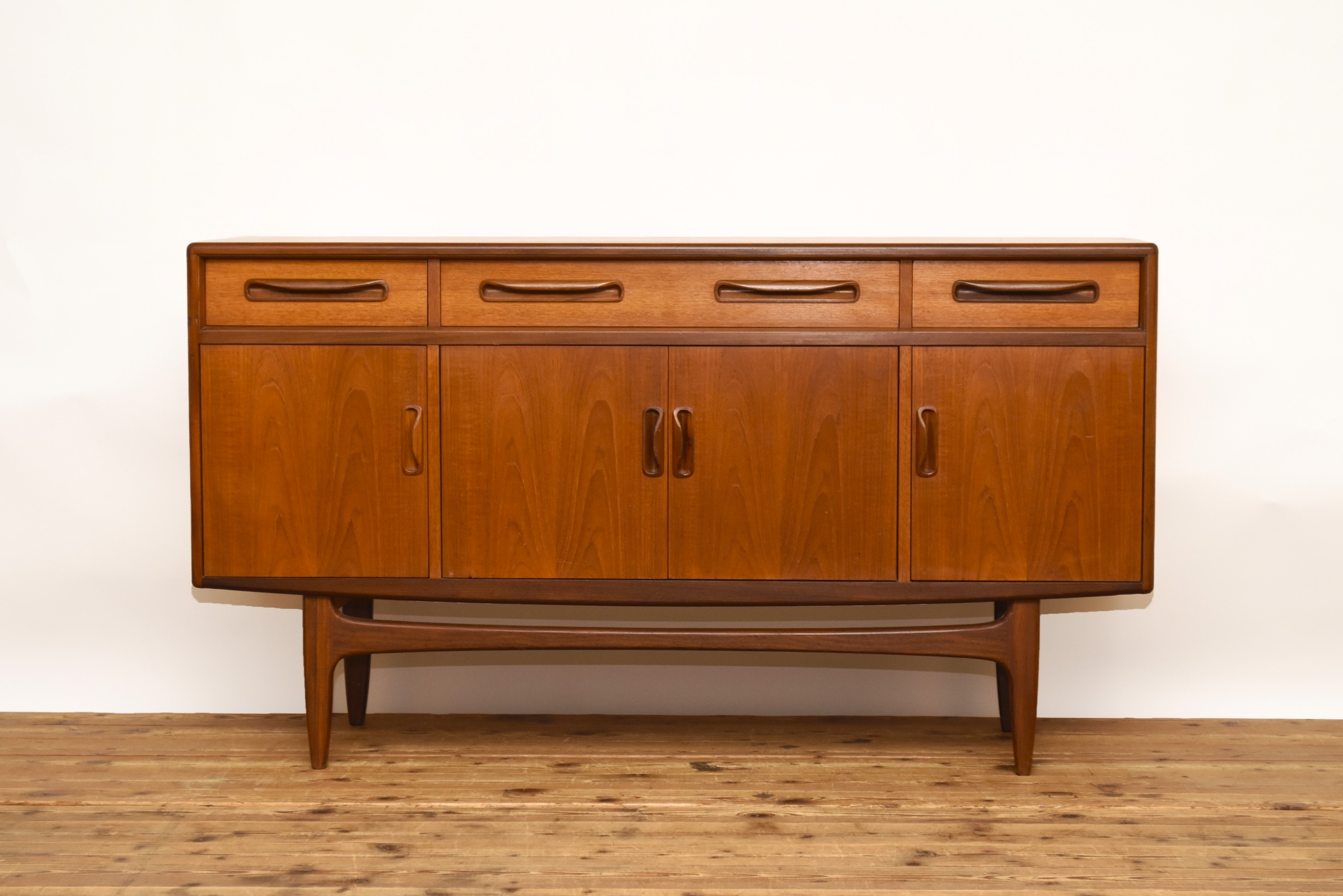 The Magic is in the Detail: Why the Mid-Century Sideboard Endures Halls Chloe Delpy-Harding photo 4